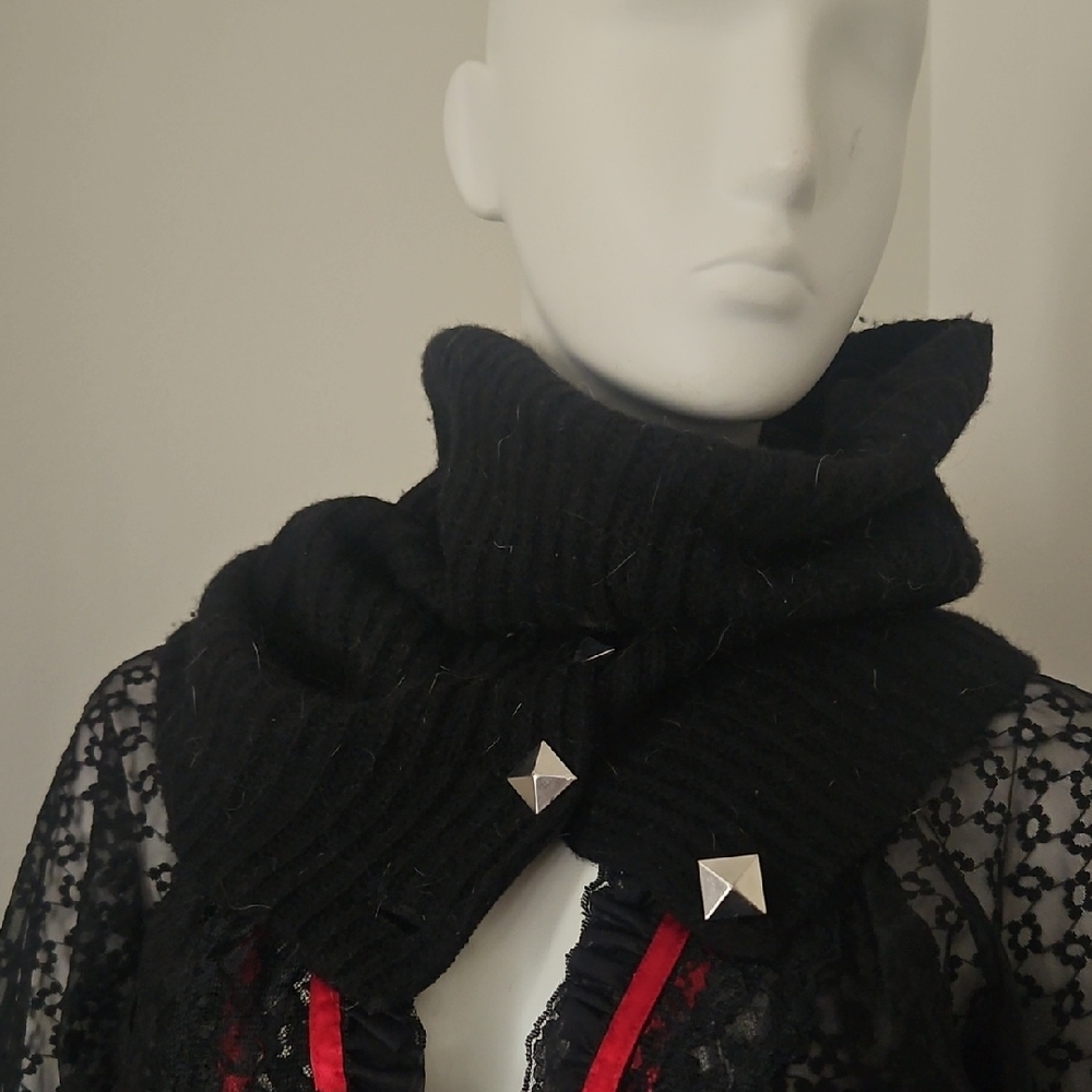 Point Zero Stud Scarf